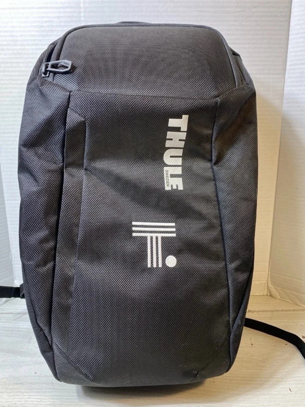 Thule Black Laptop Backpack Daypack Travel School Work Bag w/ SafeZone Storage
